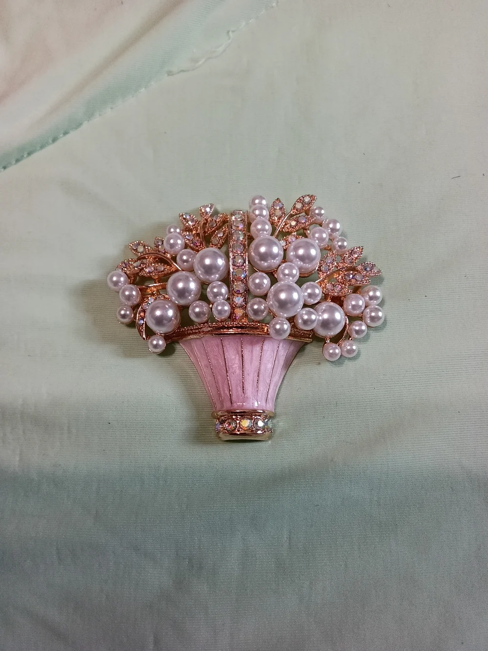Rose Gold Pearl Bouquet Enamel Brooch in Pink